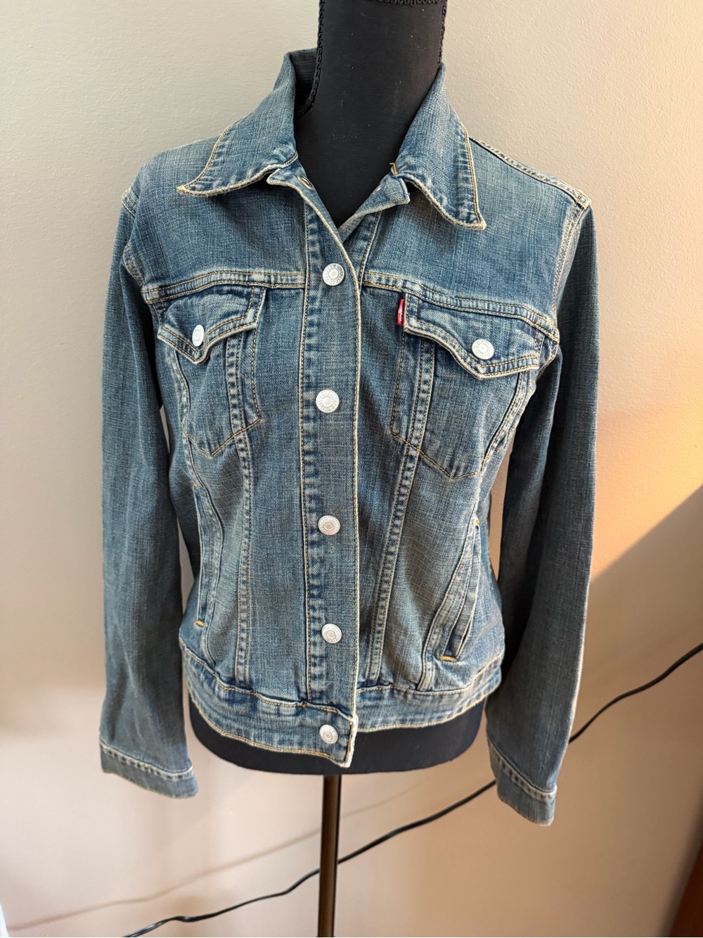 Levi's Light Blue Women's Denim Trucker Jacket